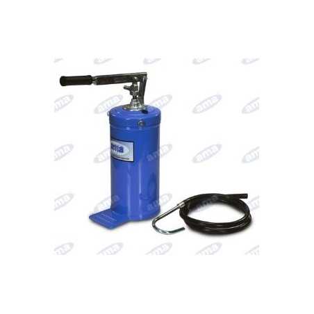Pompa olio portata 12Kg con tubo e beccuccio UNIVERSALE 00087 | NewgardenParts.com