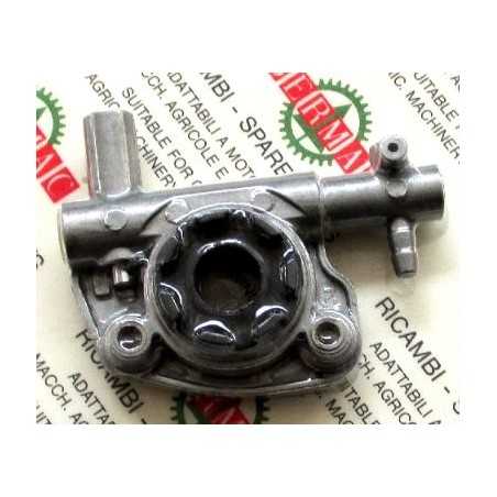 Oil pump kit with OLEOMAC compatible gearbox for chainsaw 936 937 940 941 | NewgardenParts.com