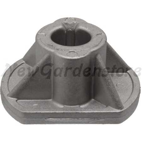 Lawn tractor blade support hub compatible CASTELGARDEN 13270093 | NewgardenParts.com